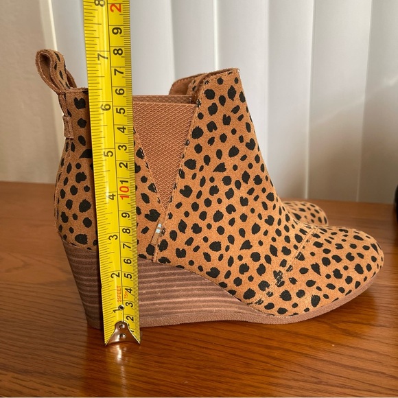 TOMS Kelsey Wedge Bootie Leopard Print Suede Size 7.5 - Picture 10 of 13